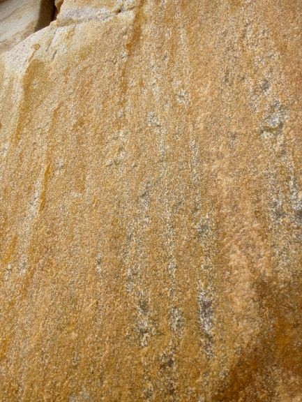 Brazil Yellow flagstones 2,5-4 cm. ~