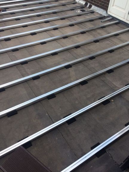 Tegeldrager 20x20x1 cm. (pak 80 st) ~