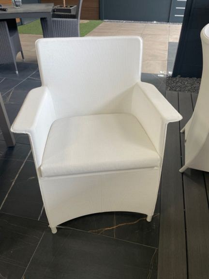 Barcelona Armchair White Aktie OP=OP