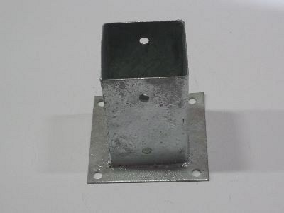 Paalhouders metplaat verzinkt verzwaard plaat 150x150x3 mm met koker 71x71 mm ~