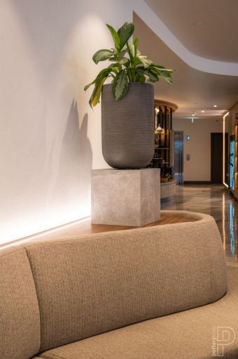 Pottery Pots plantenbak Cody L Horizontal Ridged Cement hoogte: 70 diameter: 42~