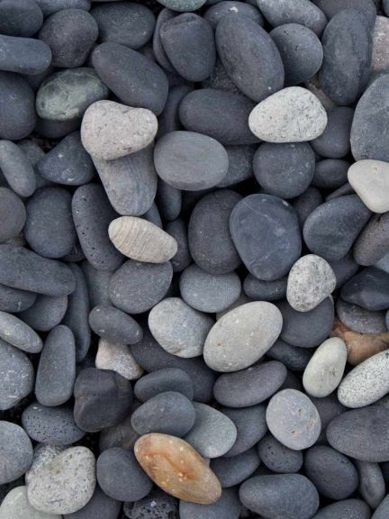 Beach Pebbles zwart (Castle Black) 16-25 mm. - 0,7 m³ BigBag á 1250 kg. ~