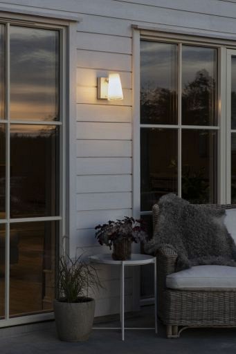 Fano 230V wandarmatuur 21.5x12cm neerwaarts E27, max 25W, zwenkbaar, met bewegingsmelder ~