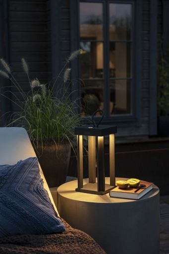Cannes LED IP54 draadloze lounge/tafel/vloer/terraslamp roestbruin 15x42cm bxh, USB base en USB 1.5m oplaadsnoer, touch switch, traploze dimmer 5-100%, 3 lichtstanden (ambiance/functional/combi), 2700K of 3000K (extra) warmwit, 2x Lithium batterij 2200mA,