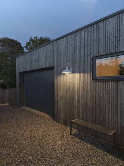 Trapani 230V wandarmatuur neerwaarts 34x42cm, E27 max 20W ~