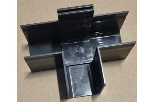 ACO SlimLine T-stuk (zonder rooster) ~