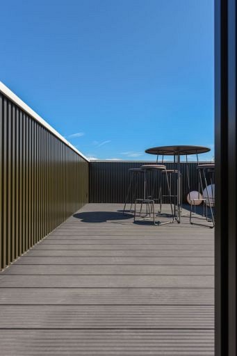 Dual Straight holle plank fijn-grof geribbeld 400x16,2x2,8 cm Graphite Black ~