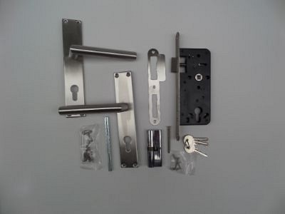 RVS deurbeslagset met slotkast, cilinder en slot tbv tuindeuren Excl. duimen ~