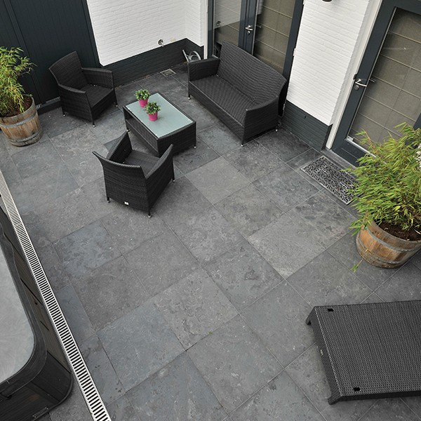 Brasilian Black tegel 100x100x3 cm. steeljet ~