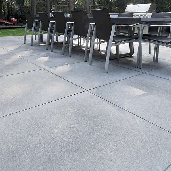 Donker grijs graniet G654 gevlamd 50x50x3 cm. ~